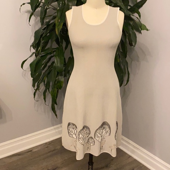 Dress - Picture 1 of 4